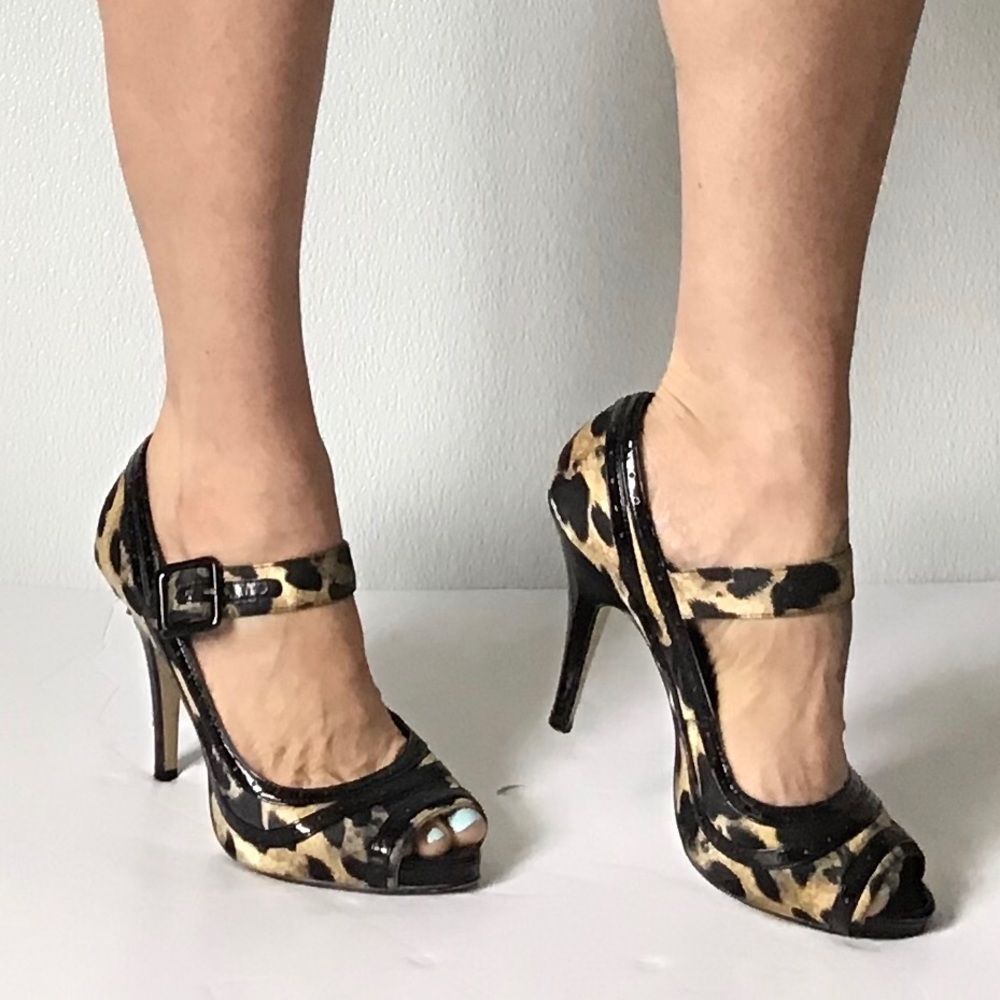 Steve Madden Jungle Peep Toe Size 7.5